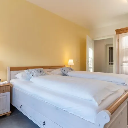 Reetdachhaus Ruem Hart Huus Reetdachhaus Ruem Hart Huus