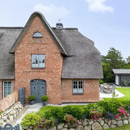 Reetdachhaus Ruem Hart Huus Reetdachhaus Ruem Hart Huus Dom wakacyjny