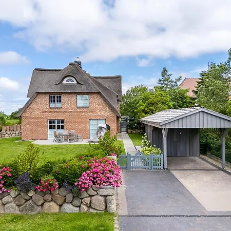 Reetdachhaus Ruem Hart Huus Reetdachhaus Ruem Hart Huus Dom wakacyjny *